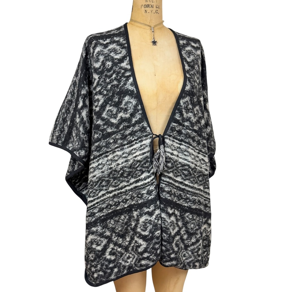 Lucky Brand Southwestern Aztec Poncho Knit Jacquard Blanket Western Boho Size OS